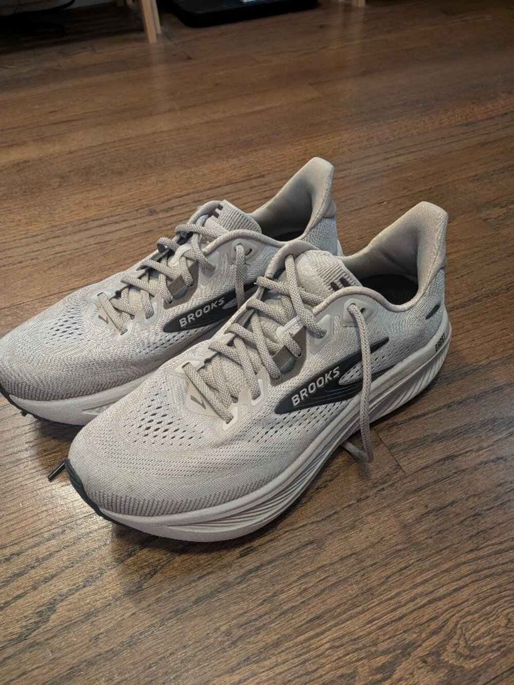 Brooks Ghost 18 - Men's size 8.5 like new, hardly used, less than 5 miles of use